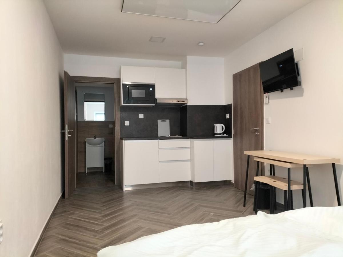 Horizont Otel Bulhary Dış mekan fotoğraf
